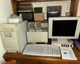 VINTAGE COMPUTER