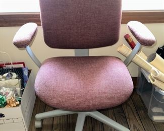 DESK CHAIR