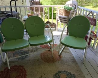 LOT 105 VINTAGE PATIO SET