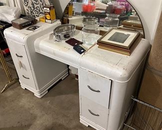 Vintage Vanity Table & Mirror ( DIY project)