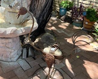 Metal sculpture moving 