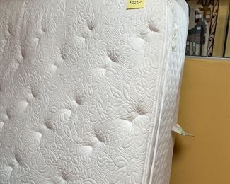 Queen mattress and box spring 