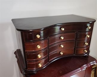 dresser top jewelry chest