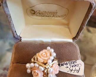 14 K ring with Coral and Pearls 