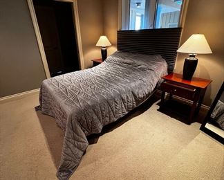 $600 USD      Tempur-pedic Ergo Queen Size Adjustable Bed Frame GM185-10     Description: TEMPUR-Pedic® is synonymous with “a good night’s sleep for many years to come”. You spend a third of your life in bed so it might as well be on an adjustable base that you will love, and one that will love your back. The TEMPUR-Pedic® Full power base is an essential part of a holistic sleep system.  MATTRESS NOT INCLUDED
Ergonomic Positions: Raise head up to 57° and feet up to 46° for perfect support while sleeping, reading, watching TV, or working
Wireless Remote: Gently tilts your mattress to an anti-snore position
Zero Gravity Preset: Elevates your head and feet to closely simulate weightlessness and help take the pressure off your back while you sleep
Other features: Adjustable Legs
Dimensions:  59 X 80 X 24 in. without mattress
Condition: Good physical and mechanical condition. 
Location: Local pick up Vancouver WA 98661.  Shipper suggestions available upon request. Item is located on the 