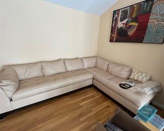 Italian Leather sectional excellent condition
$400 or best offer