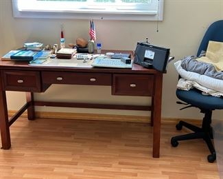 Writing desk
Best offer