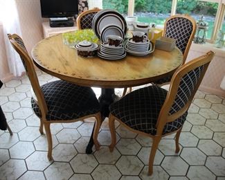 Kitchen table and 4 chairs