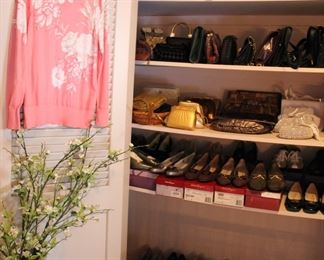 LOTS of vintage ladies clothing ,shoes & accessories 