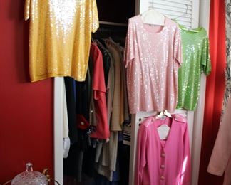 LOTS of vintage ladies clothing ,shoes & accessories 