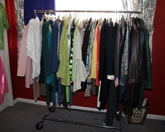 LOTS of vintage ladies clothing ,shoes & accessories 