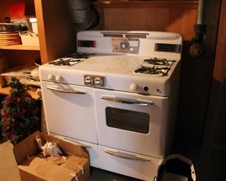 Vintage Universal gas stove