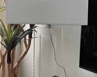 Oversized Table Lamp w Sleek Acrylic Base