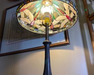Modern Tiffany Style Dragonfly Table Lamp Slag Stained Glass 25.5 x 16in diameter.