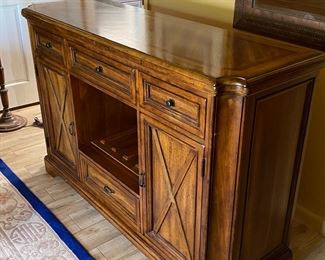 Michigan Home Sideboard Server Cabinet 39.5 x 59 x 19in HxWxD
