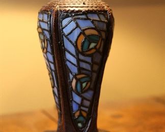 Modern Tiffany Style Peacock Feather Lamp Slag Stained Glass 22 x 15.5 diameter.