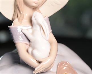 Lladro 6741 Bunny Kisses Porcelain Figurine 7.5 inches high.
