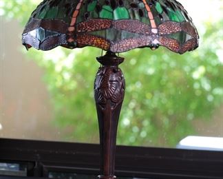 Modern Tiffany Style Dragonfly Table Lamp 28 x 18.75in diameter