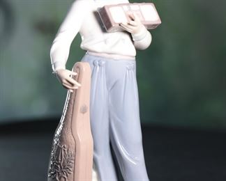 Lladro 5810 Musically Inclined SIGNED Porcelain Figurine 9 inches high
