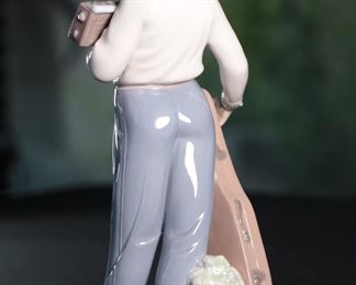 Lladro 5810 Musically Inclined SIGNED Porcelain Figurine 9 inches high