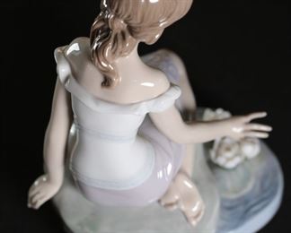 Lladro 7706 Reflections of Helena Porcelain Figurine 6.75 inches high.