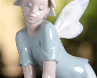 AS-IS Lladro 7690 Prince of Elves Porcelain Figurine 9 inches high