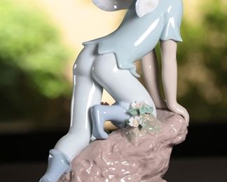 AS-IS Lladro 7690 Prince of Elves Porcelain Figurine 9 inches high