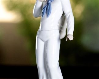 NAO by Lladro 429 A Long Voyage Sailor Porcelain Figurine 7.25 inches on.