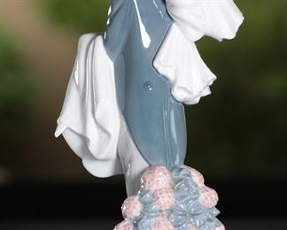 Lladro 5282 Over The Threshold Wedding Bride Groom Honeymoon Porcelain Figurine 10.5 inches high