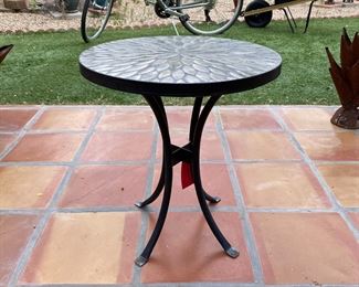 Outdoor Patio small Table 20 x 18 diameter