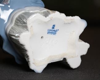 AS-IS Lladro 6112 Medieval Lord Porcelain Figurine 8.75 inches high.