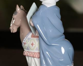 AS-IS Lladro 6112 Medieval Lord Porcelain Figurine 8.75 inches high.