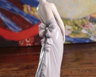 Lladro 5598 Standing Bridesmaid in Purple Dress Porcelain Figurine 8 inches high