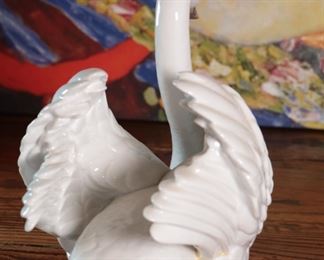 Lladro 5231 Swan with Spread Wings large Porcelain Figurine 7 inches high