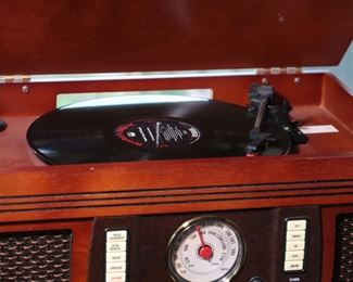 Innovative Technology Retro Stereo CD 5-in-1 Wooden Music Center ITVS-750 Turntable 12.5 x 20 x 14in