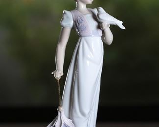 Lladro 7611 Summer Stroll Figurine Girl with Umbrella and Kitten Porcelain Figurine 9.5 inches high inches high.
