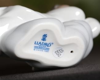 Lladro 6491 Heavenly Dreamer Porcelain Figurine 3.5 inches high.