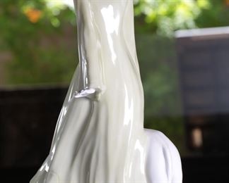 Royal Doulton Reflections Strolling HN 3073 Porcelain Figurine 13.5 inches high