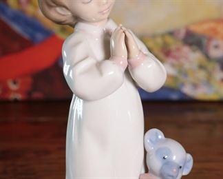 Lladro 6581Nighttime Blessing Girl Praying Porcelain Figurine 7 inches high