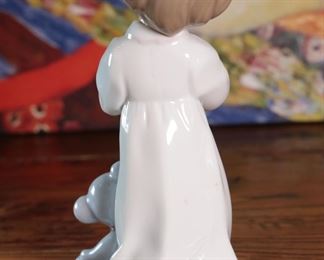 Lladro 6581Nighttime Blessing Girl Praying Porcelain Figurine 7 inches high