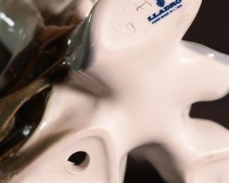 Lladro 4550 Turtle Dove Porcelain Figurine 11 inches high