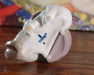 Lladro 1195 Eskimo Girl Polar Bear Porcelain Figurine 5 inches high