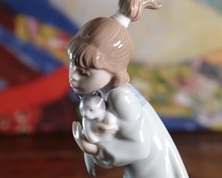 Lladro 5712 Girl With Cat Porcelain Figurine 7 inches high