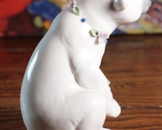 Lladro 6355 Resting Polar Bear With Flowers Porcelain Figurine 5 inches high