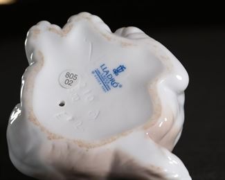 Lladro 6210 Gentle Surprise Dog with Butterfly #1 Porcelain Figurine