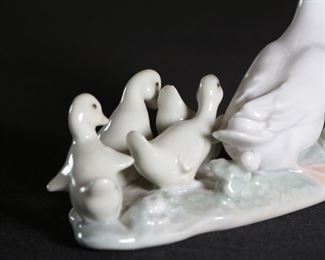 Lladro 1307 Little Ducks After Mother Porcelain Figurine 4 inches high