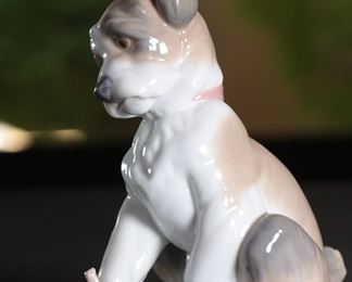Lladro 6211 New Friend Dog with Snail Porcelain Figurine 5.25 inches high