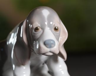 LLadro 1071 Sad Beagle Puppy Dog Porcelain Figurine 3.5 inches high