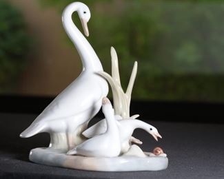 Casades Porcelain Geese figurine 7 inches high