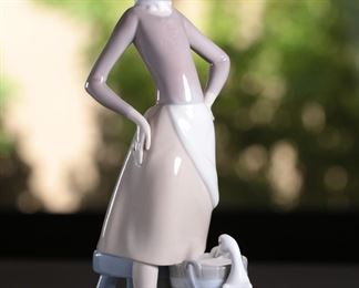 Lladro 4682 Girl with Milk Pail Porcelain Figurine 9.75 inches high.